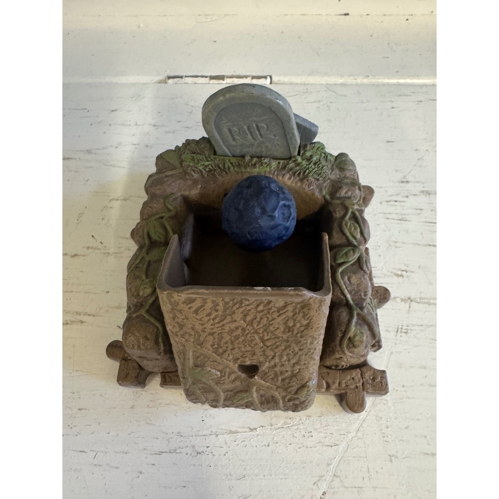 Jakks Pacific Pokemon Nintendo 2007 Graveyard Tombstone Playset Base Piece Brown